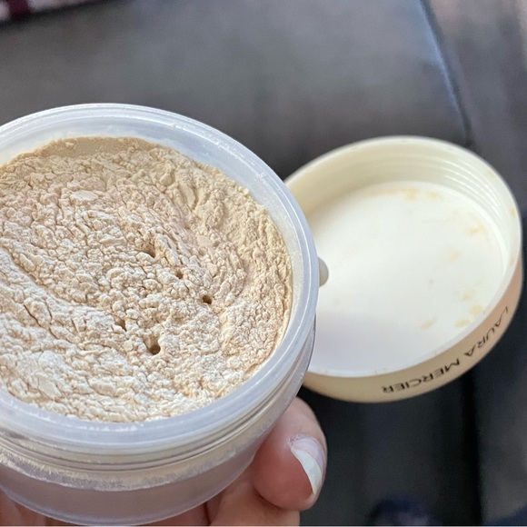 Translucent Powder - Picture 3 of 5